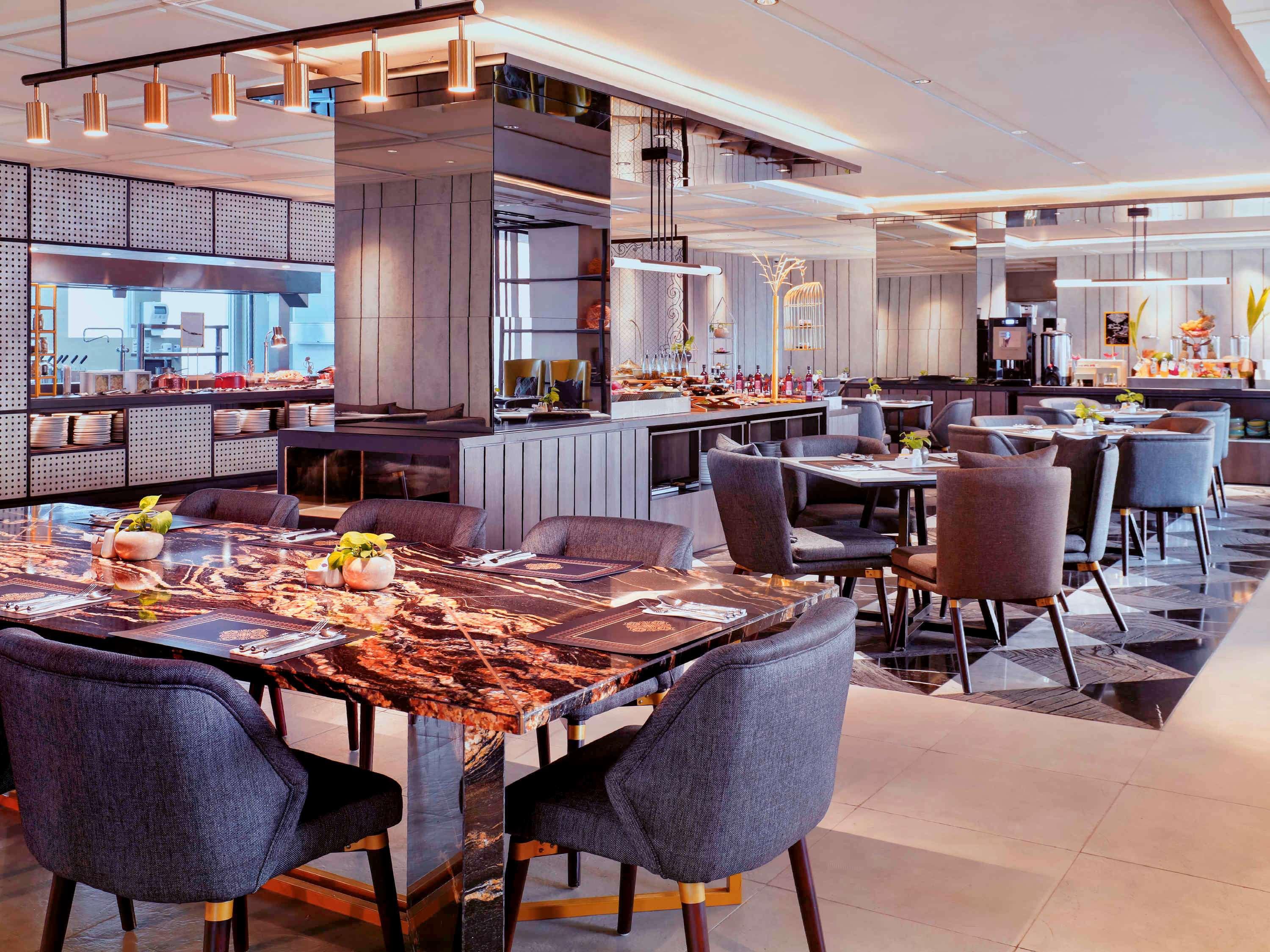 แกรนด์ เมอร์เคียว ซูราบายา ซิตี้ Hotel สุราบายา ภายนอก รูปภาพ
