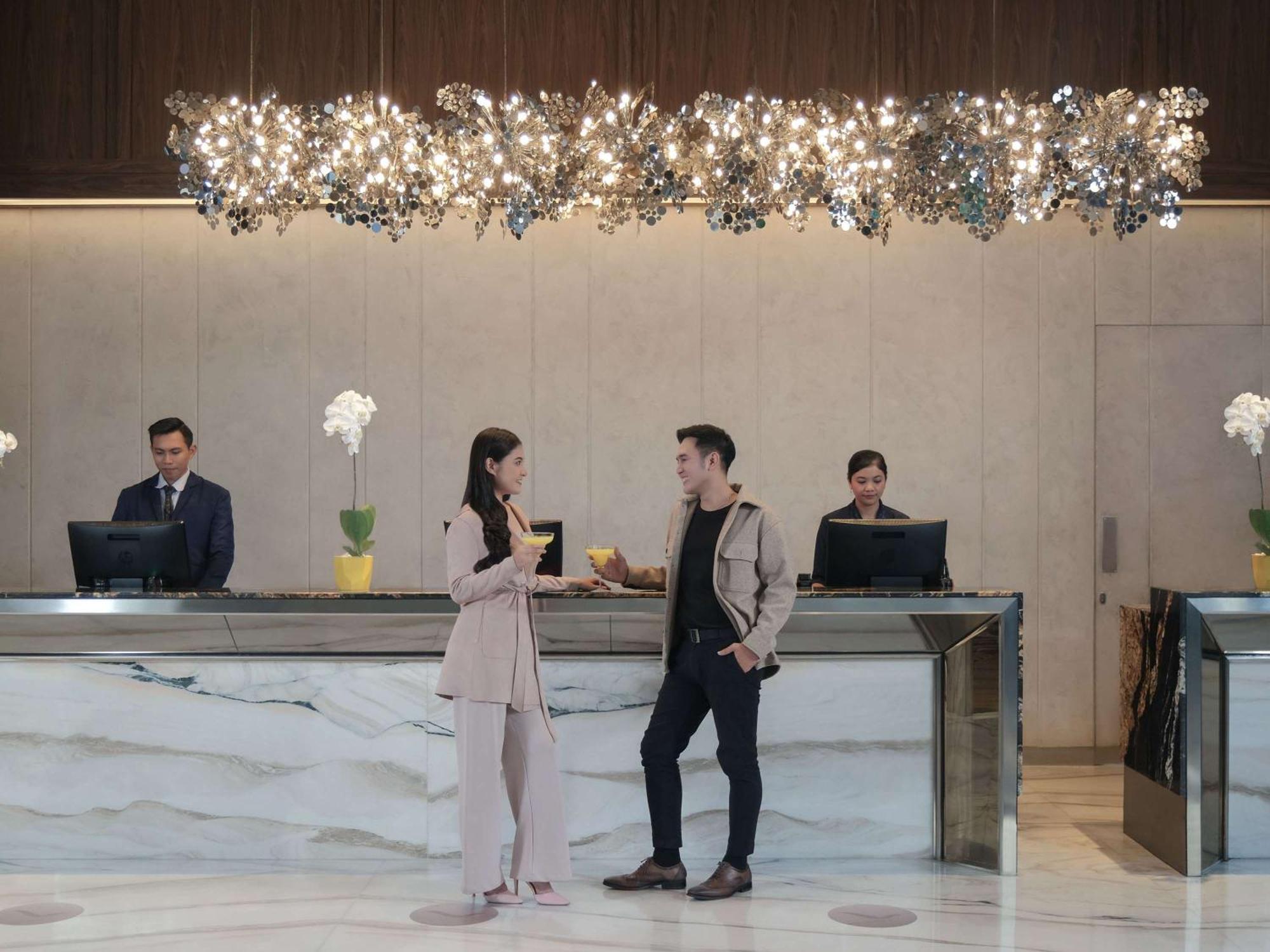 แกรนด์ เมอร์เคียว ซูราบายา ซิตี้ Hotel สุราบายา ภายนอก รูปภาพ