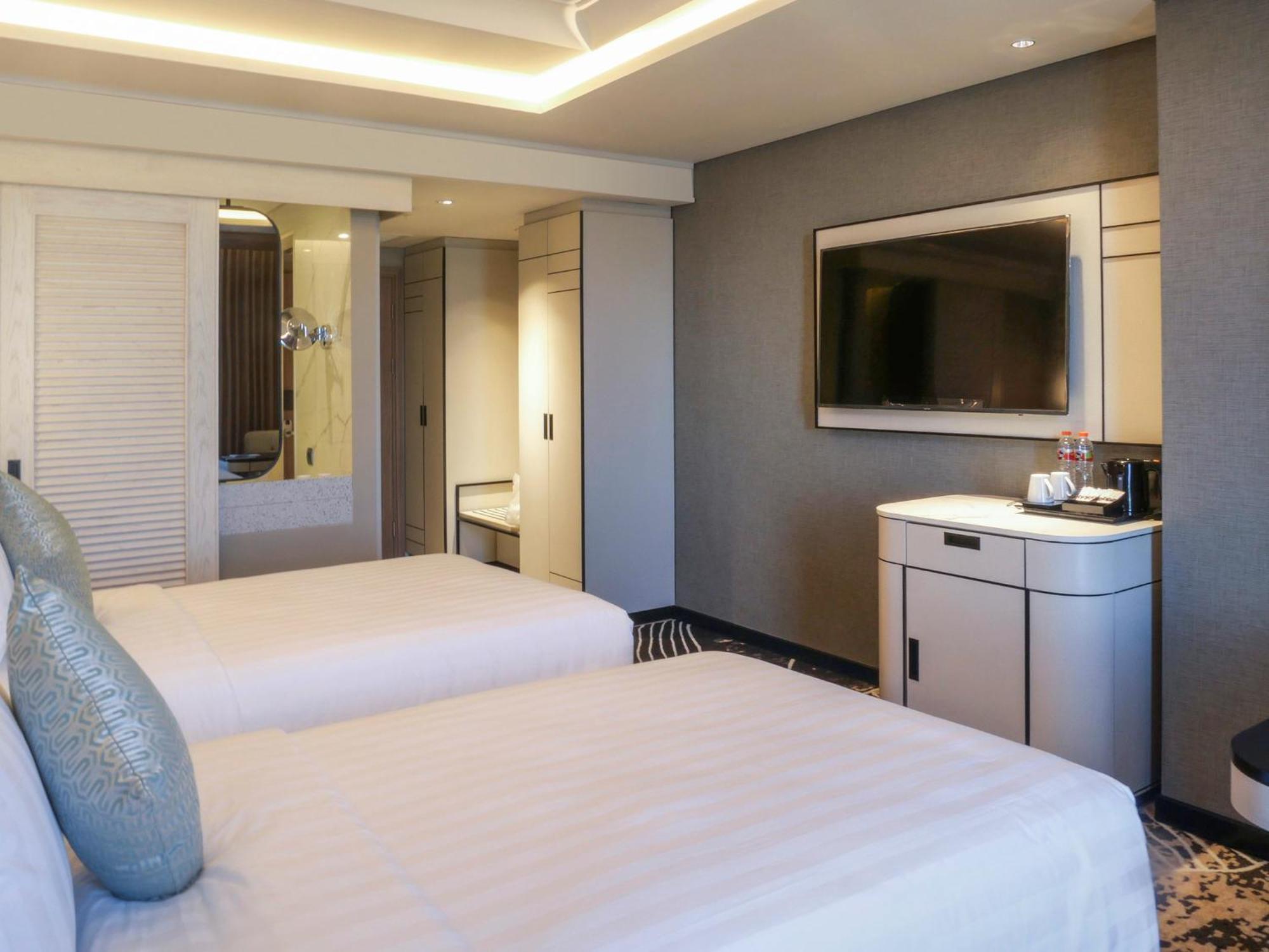 แกรนด์ เมอร์เคียว ซูราบายา ซิตี้ Hotel สุราบายา ภายนอก รูปภาพ